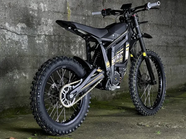 The 21" & 18” Set is mounted on a Talaria e-bike with OFF-ROAD tires.